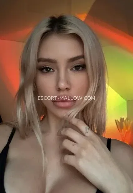 Escort Mallow Julia — 7