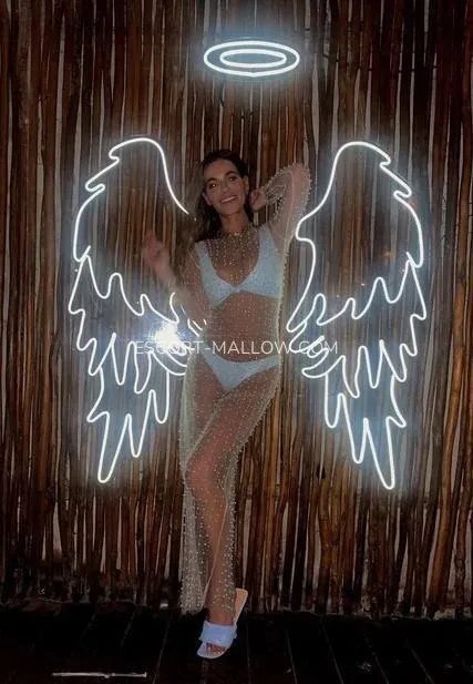 Escort Mallow Matilda — 4