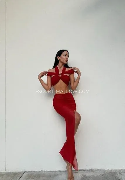 Escort Mallow Iliane — 3