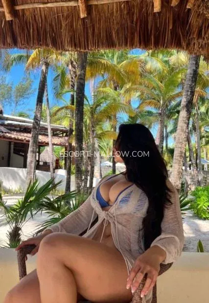 Escort Mallow Aubrey — 1