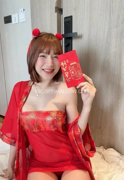 Escort Mallow Amanda — 1