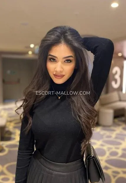 Escort Mallow Viviana — 3