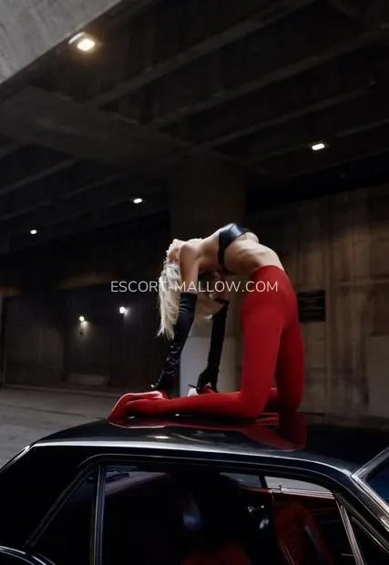 Escort Mallow Inger — 2