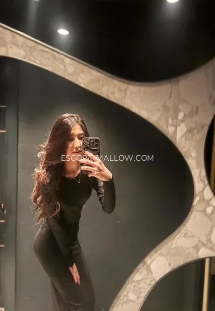 Escort Mallow Breanna — 4