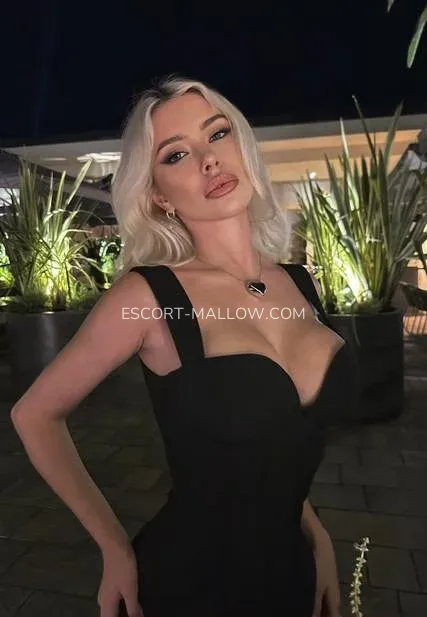 Escort Mallow Julia — 4