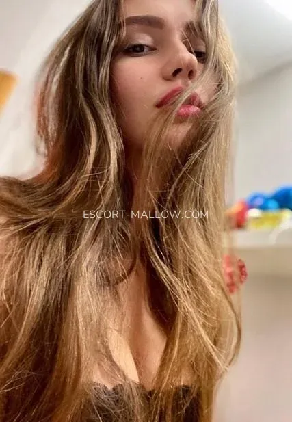 Escort Mallow Johanna — 1