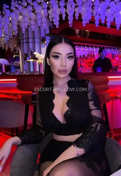 Escort Mallow Adrianna — 7