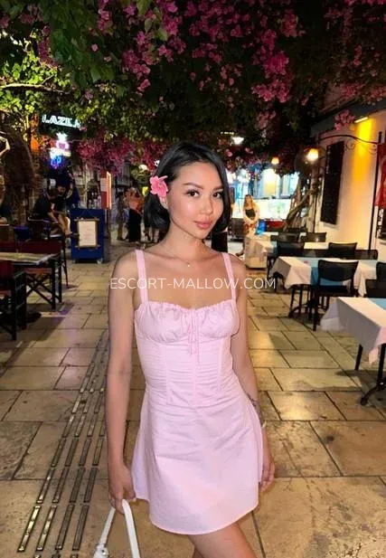 Escort Mallow Inga — 1