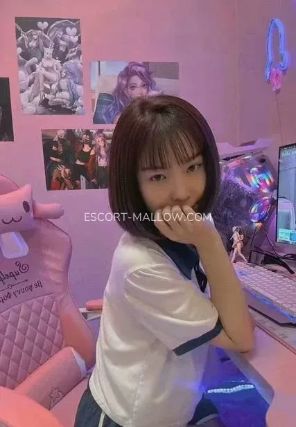 Escort Mallow Lisa — 3