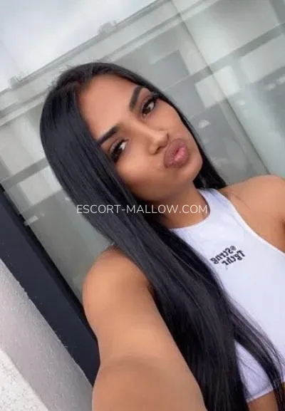 Escort Mallow Sandra — 3