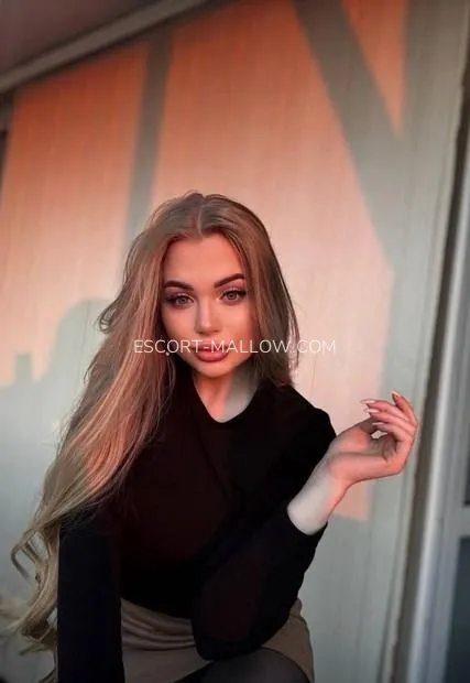 Escort Mallow Elin — 2
