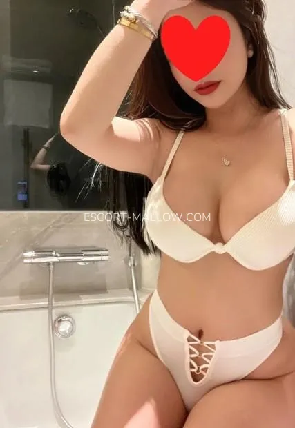 Escort Mallow Brooklyn — 2