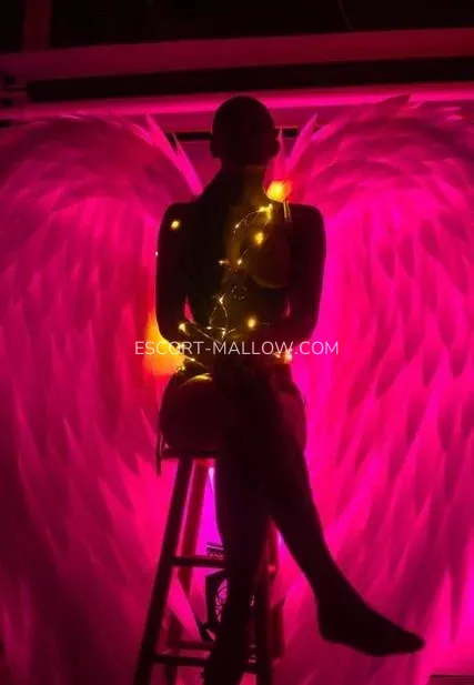 Escort Mallow Esmeralda — 7