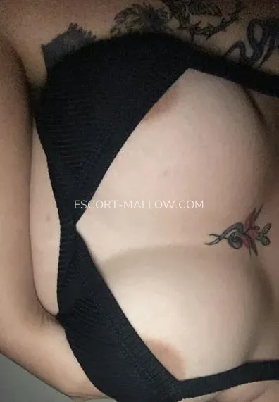 Escort Mallow Matilda — 1
