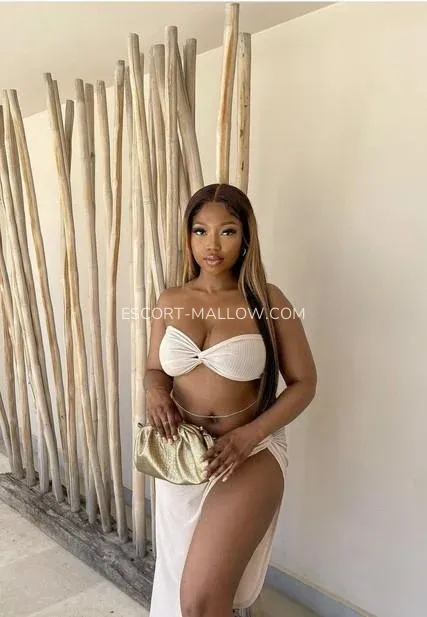 Escort Mallow Brenda — 4