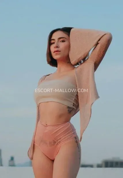 Escort Mallow Erika — 4