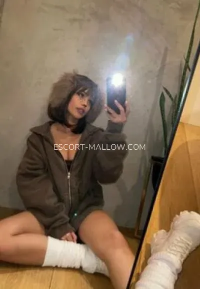 Escort Mallow Nevaeh — 1