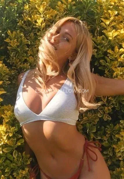 Escort Mallow Nadia — 4