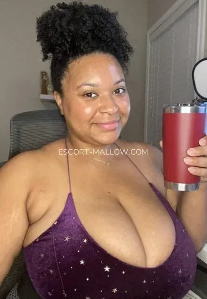 Escort Mallow Caroline — 10