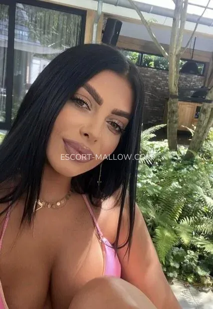 Escort Mallow Justina — 6