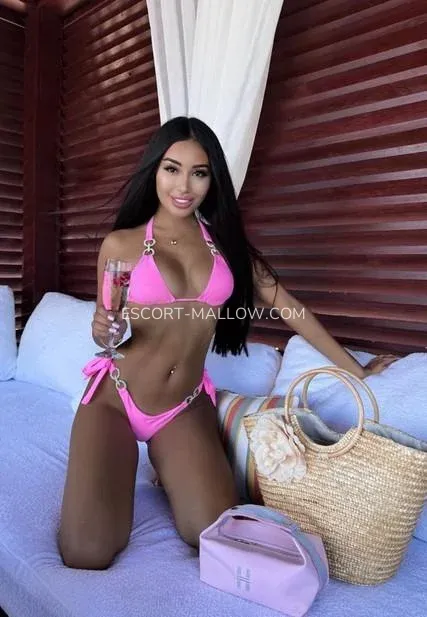 Escort Mallow Elvira — 9