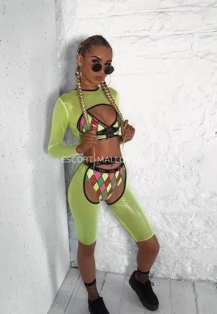 Escort Mallow Kiara — 1