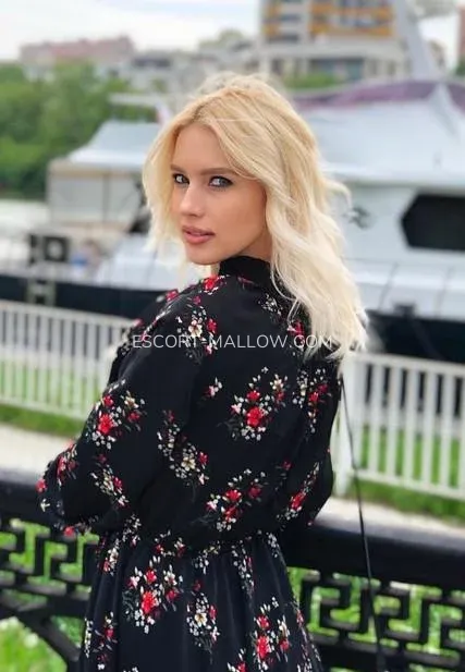 Escort Mallow Bianca — 1