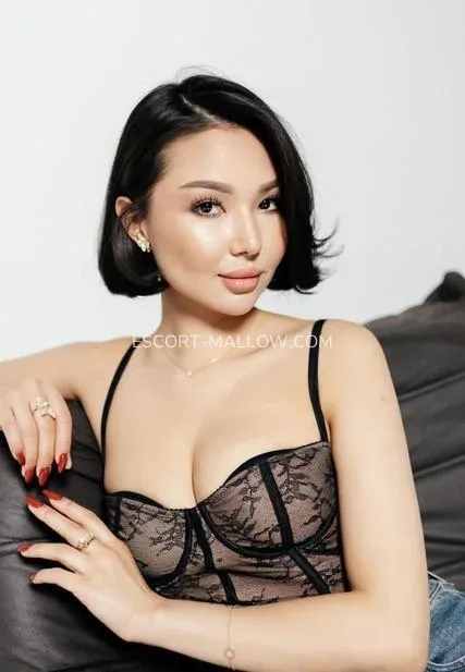 Escort Mallow Inga — 3