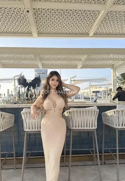 Escort Mallow Lena — 3