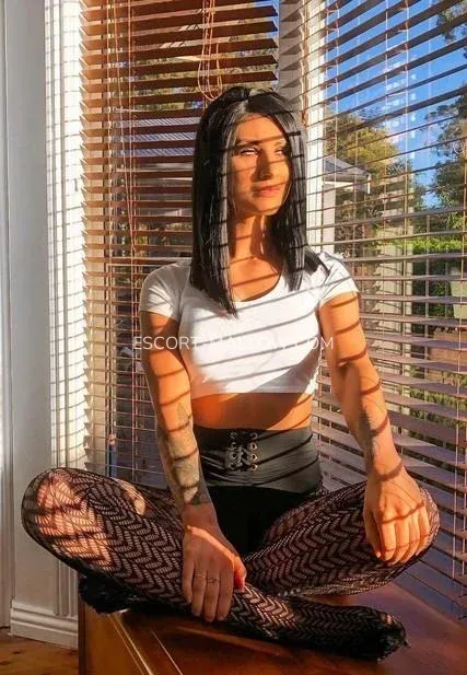 Escort Mallow Olivia — 7