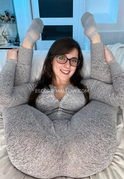 Escort Mallow Brooklyn — 1