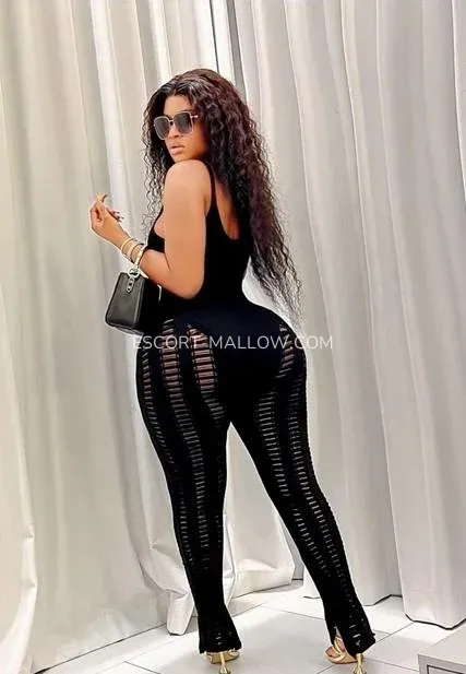 Escort Mallow Makenna — 4