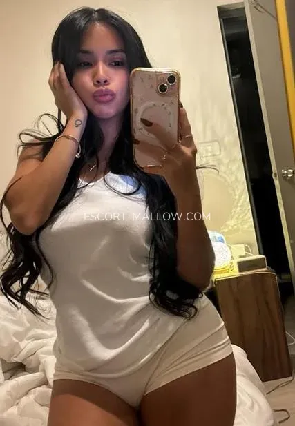 Escort Mallow Annika — 1