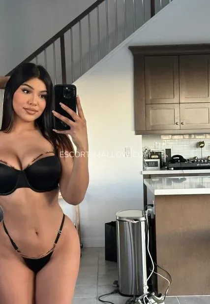 Escort Mallow Brianna — 1