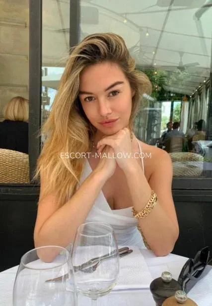 Escort Mallow Jocelyn — 3
