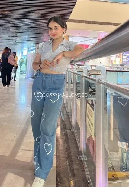 Escort Mallow Britt — 3