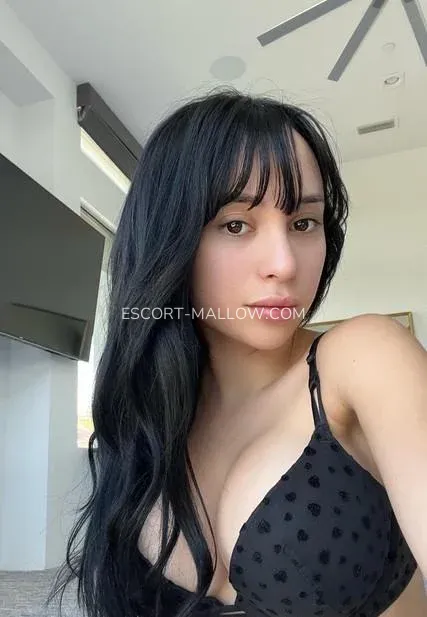 Escort Mallow Sofie — 1