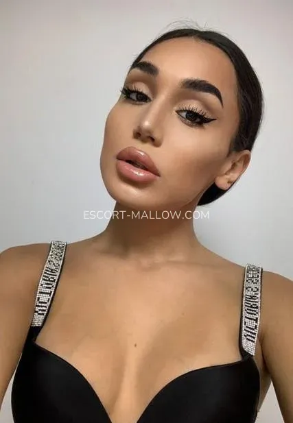 Escort Mallow Andrea — 3