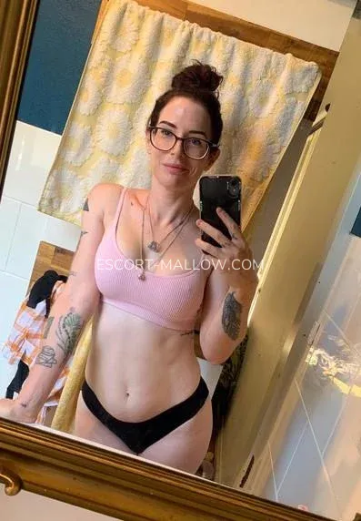 Escort Mallow Leah — 3