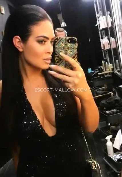 Escort Mallow Adriana — 5