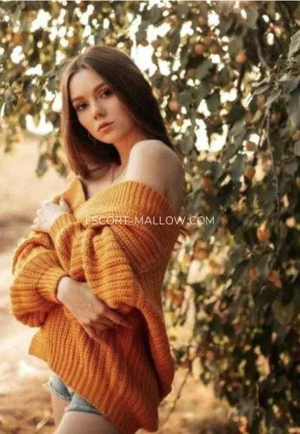 Escort Mallow Maria — 3