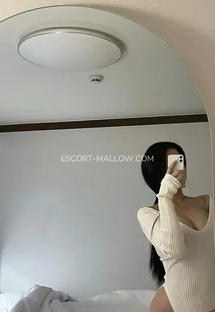 Escort Mallow Amarinda — 1