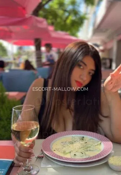 Escort Mallow Selena — 3