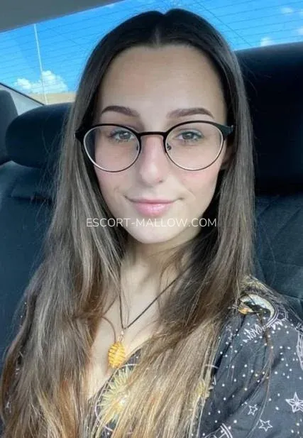Escort Mallow Helena — 1