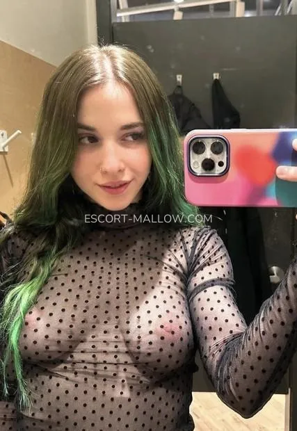 Escort Mallow Camryn