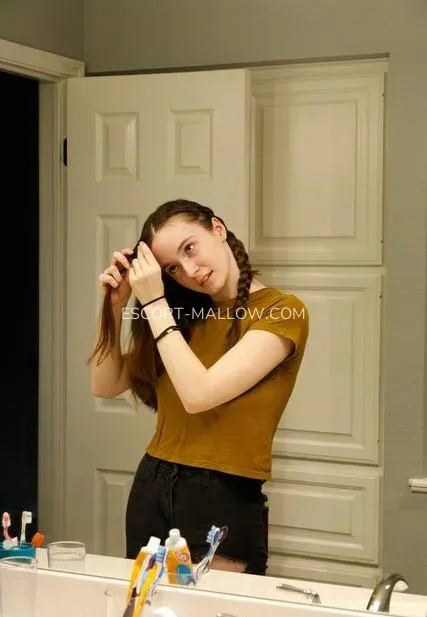 Escort Mallow Delaney — 1