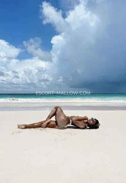 Escort Mallow Susanne — 4