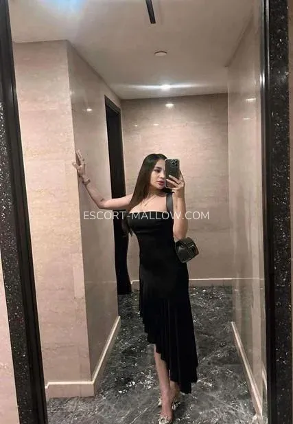 Escort Mallow Sara — 3