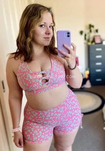 Escort Mallow Lindsey — 1