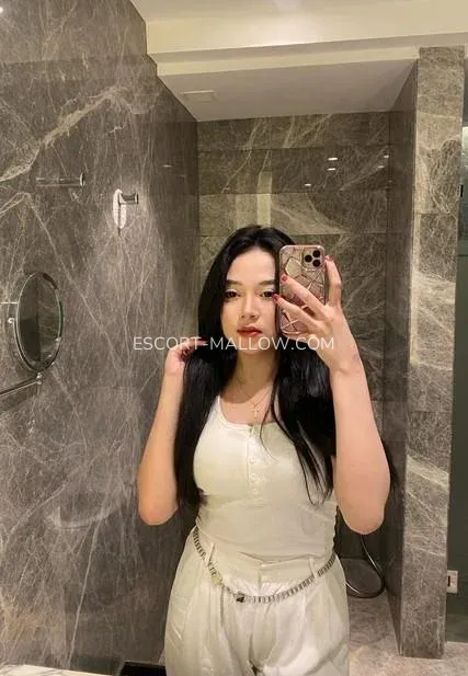 Escort Mallow Linnéa — 4